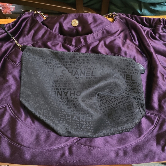 A Beautiful Coco Cabas Purple Satin Tote Bag! - Picture 9 of 16